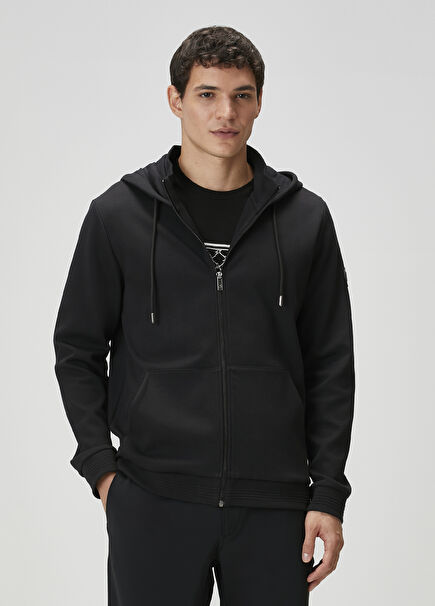 Siyah Kapüşonlu Sweatshirt