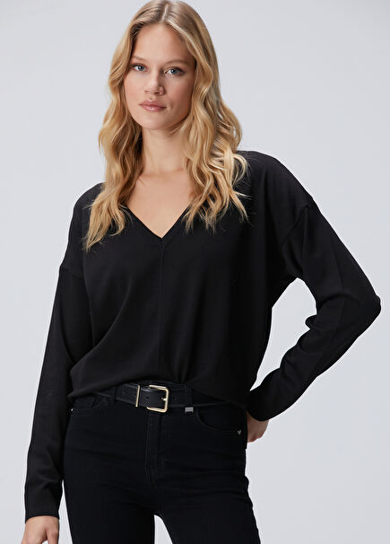 Black Ribbed Detail On The Front Basic Sweater