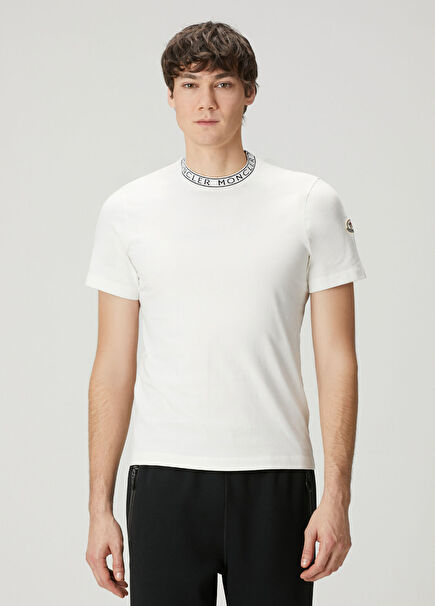 Beyaz Yakası Logo Jakarlı T-shirt