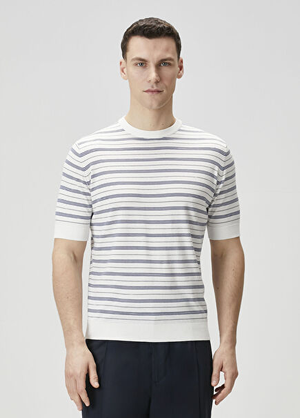 Beyaz Çizgi Desenli Kısa Kollu Triko