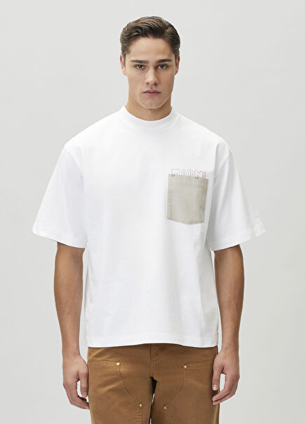Beyaz Garnili Cep Detaylı T-shirt