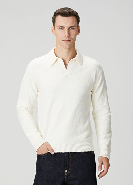 Beyaz Polo Yaka Kazak