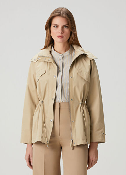 Bej Kapüşonlu Kısa Parka