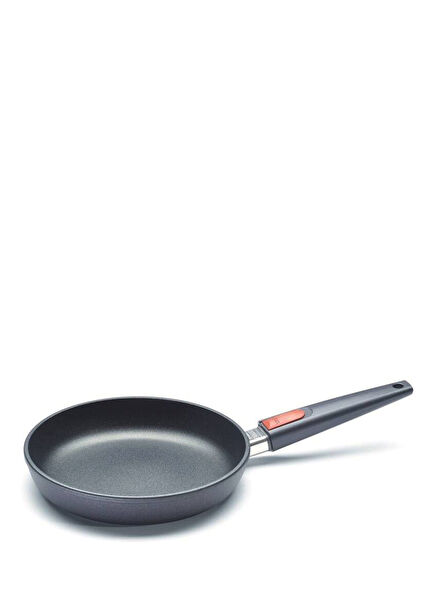 WOLL Black Titanium Titanium Frying Pan 24 cm