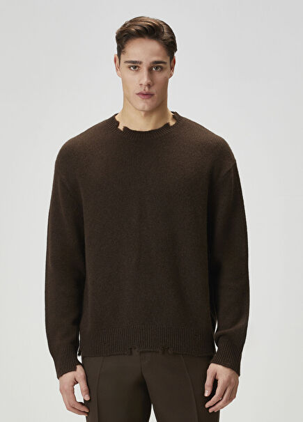 Kahverengi Yıpratma Detaylı Yün Kazak