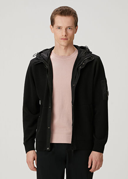 Siyah Kapüşonlu Triko Mont