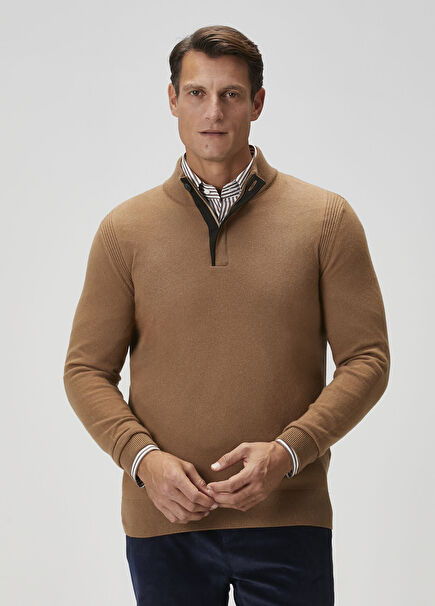 Kamel Yakası Fermuarlı Yün Kazak