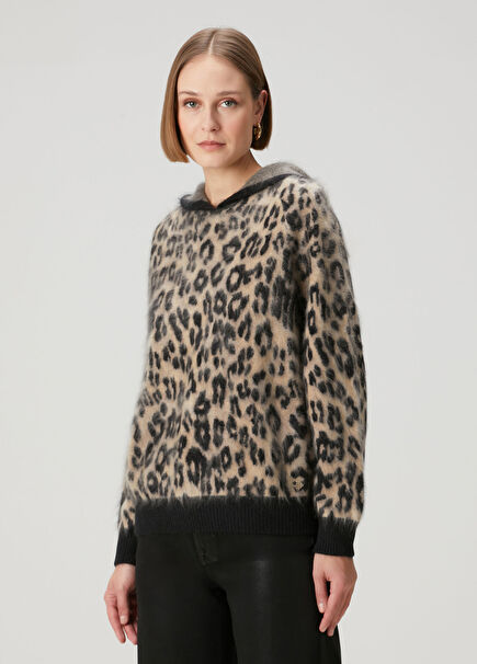 Leopar Desenli Kapüşonlu Kaşmir Kazak