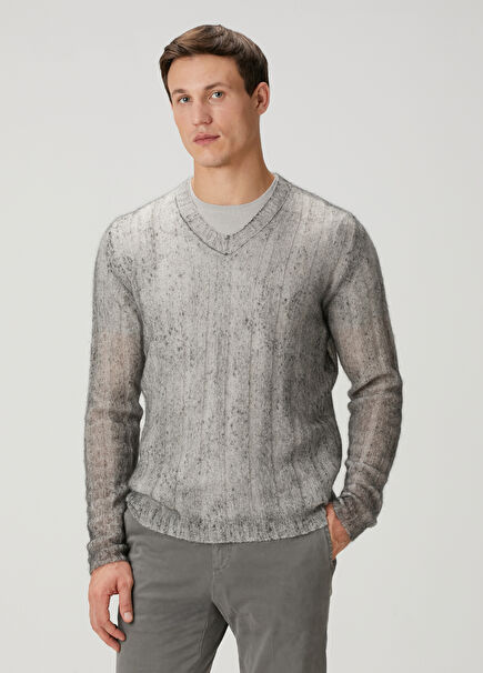 Gri V Yaka Moher Kazak