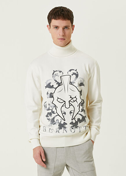 Beyaz Balıkçı Yaka Logo Baskılı Kazak