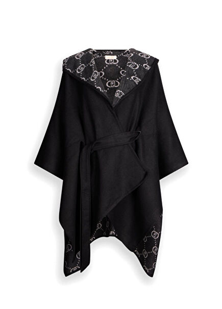 Siyah Kapüşonlu Kadın Panço