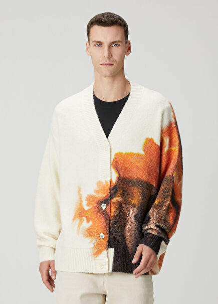 Beyaz Grafik Baskılı Triko Hırka