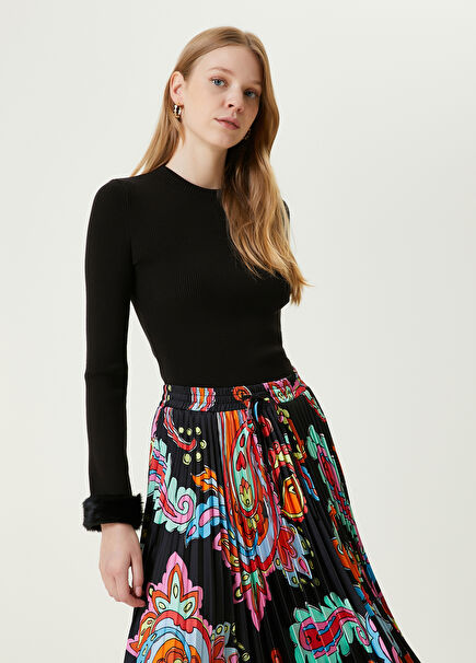 Siyah Tüy Detaylı Kazak