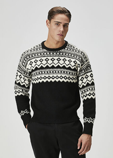 Siyah Beyaz Etnik Desen Jakarlı Yün Kazak