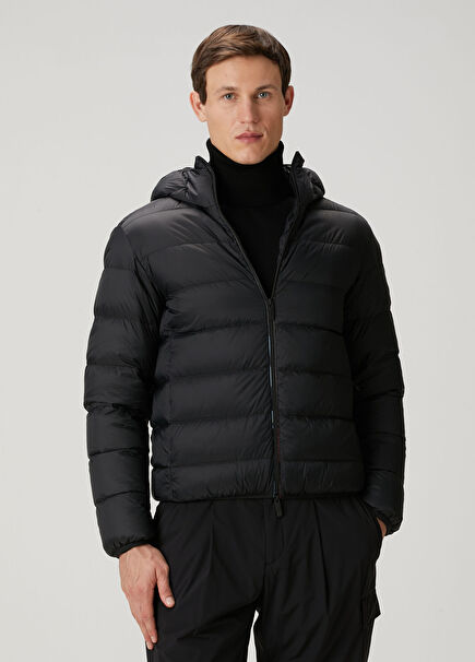 Siyah Kapüşonlu Puff Mont