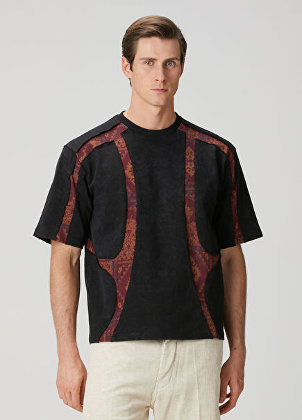 Siyah Etnik Desen Detaylı T-shirt