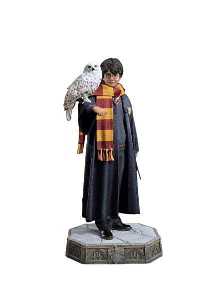 With Hedwig 1/6 Scale Limited Edition Figure Sculpture