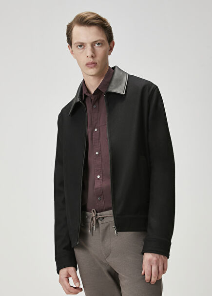 Siyah Yakası Deri Garnili Yün Ceket