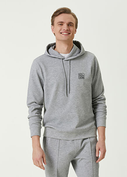 Gri Kapüşonlu Kare Logo Nakışlı Sweatshirt