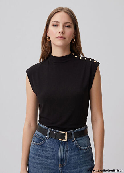 Siyah Kaz Detaylı T-shirt