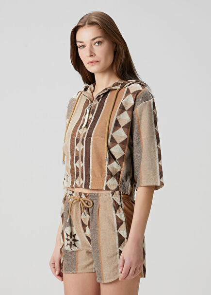 Bej Kapüşonlu Desenli Bluz