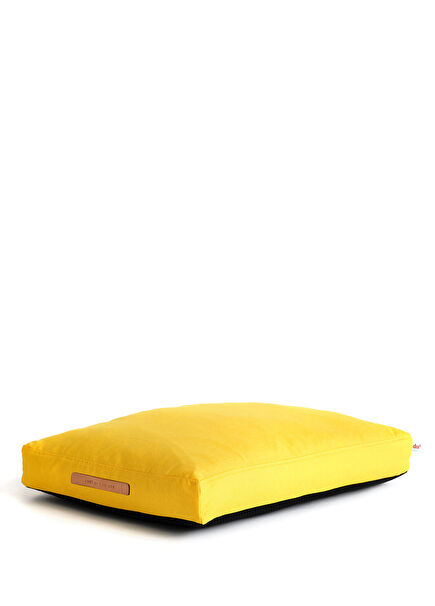 Flatbed Yellow Dog Bed