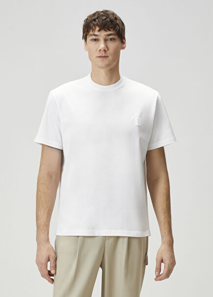 Beyaz Logo Detaylı T-shirt