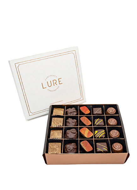 By Swissôtel The Bosphorus Istanbul 20'li Pralin Çikolata Kutusu 270 gr