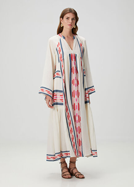 Beyaz Kırmızı Desenli Maksi Plaj Elbisesi