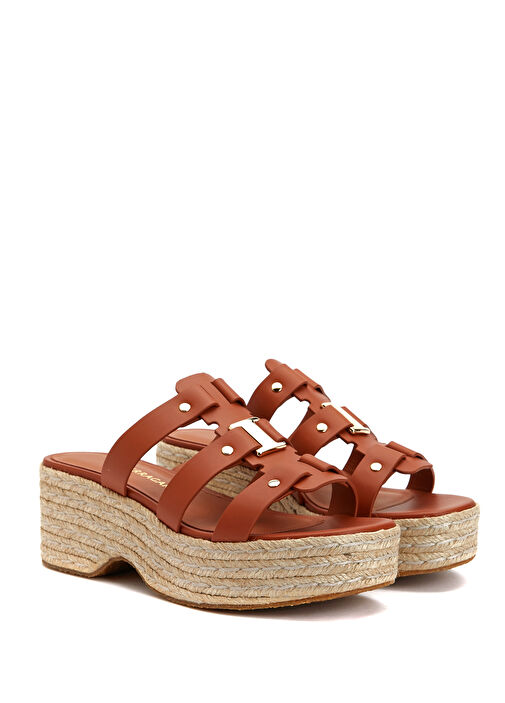 Konyak Logo Tokalı Kadın Deri Terlik - Görsel 3