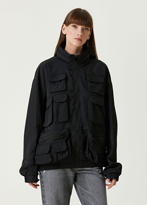 Siyah Kapüşonlu Yağmurluk