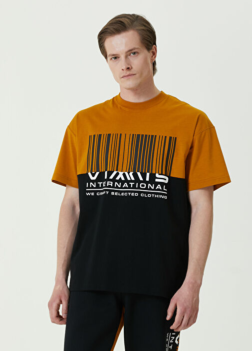 VTMNTS Barcode Print Shirt SシャツVETEMENTS 【公式通販】 VTMNTS Barcode Print Shirt SシャツVETEMENTS 【公式通販】