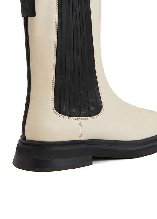 Kırık Beyaz Kadın Bot - Görsel 7