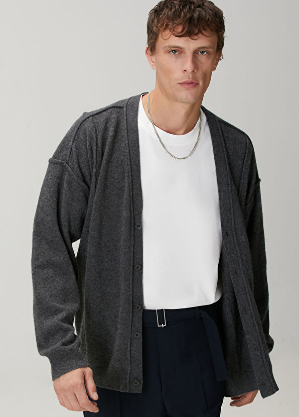 Antrasit Dekoratif Dikiş Detaylı Yün Triko Hırka - Görsel 3