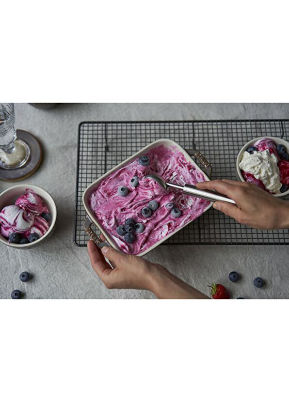 Staub Ceramic Oven Dish - 2