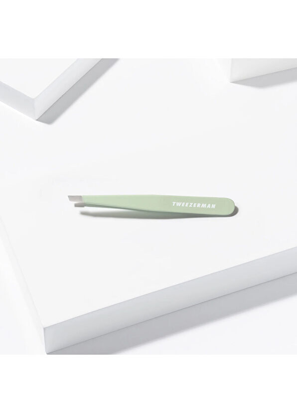 Tweezerman Slant Tweezer Pistachio Pistachio Green Tweezers - 3