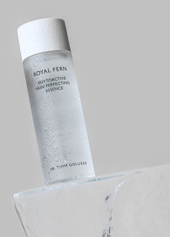 Royal Fern Phytoactive Skin Perfecting Essence 200 ml - 2