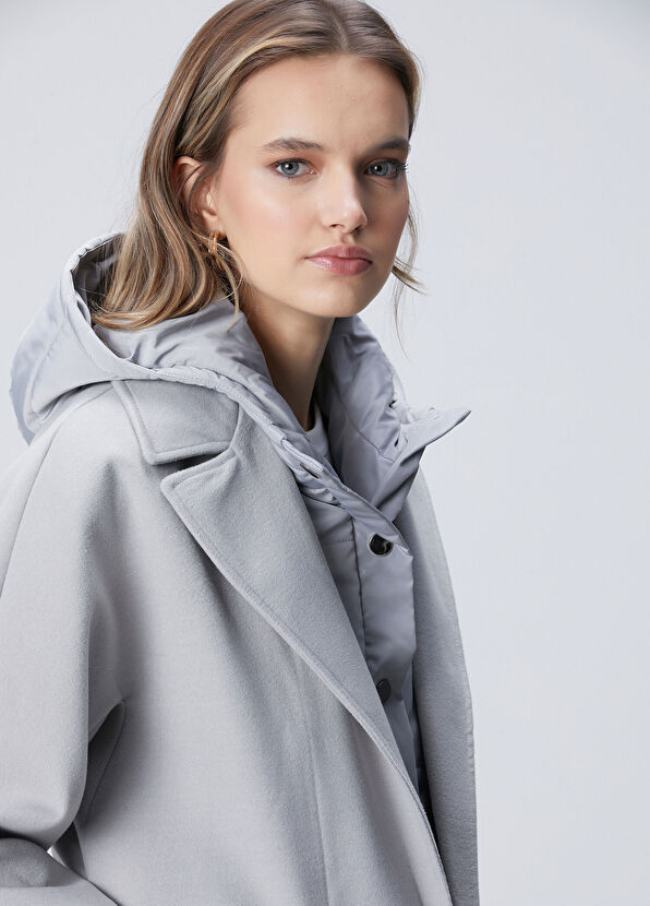 Gri İçi Çıkarılabilir Mostralı Manto - Görsel 3