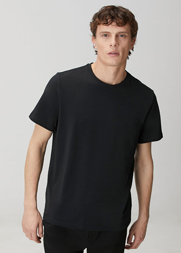Academia Black Basic T-shirt - 2
