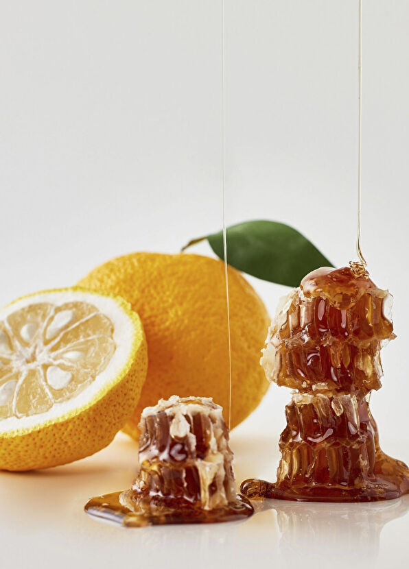 House Of Hur Weightless Sun Fluid SPF50+ PA++++ Moisturizing Sunscreen 50 ml - 3