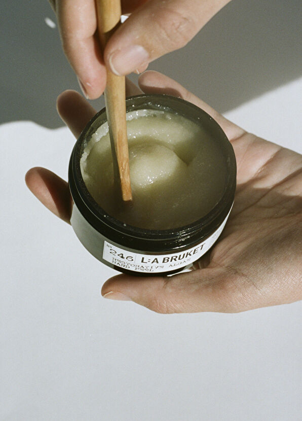 L:A Bruket Restorative Algae Hand Peeling 120 G - 2