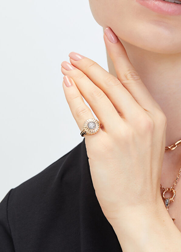 Jeevels & Co 18K Gold Women's Ring with Sun Diamonds - 2