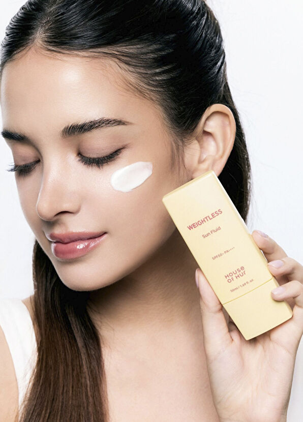 House Of Hur Weightless Sun Fluid SPF50+ PA++++ Moisturizing Sunscreen 50 ml - 4