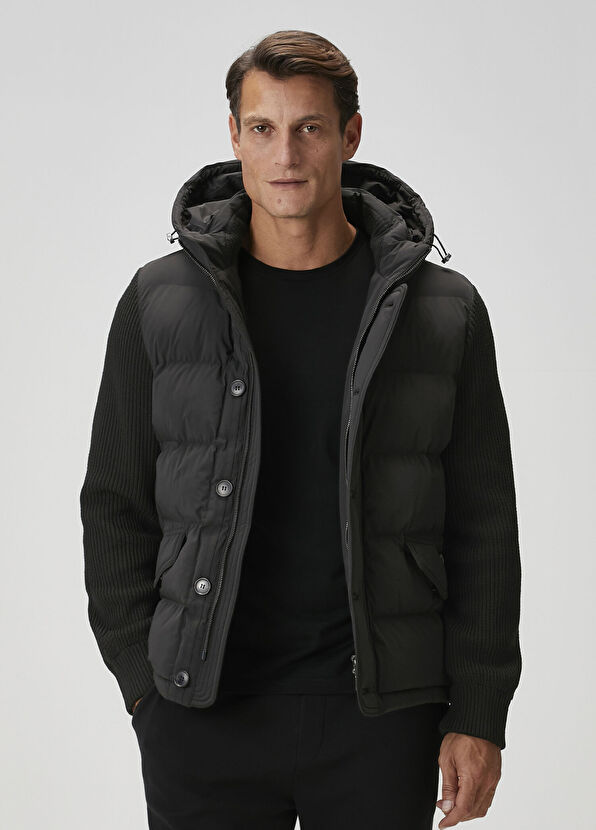 Siyah Kapüşonlu Kapitoneli Mont - Görsel 2