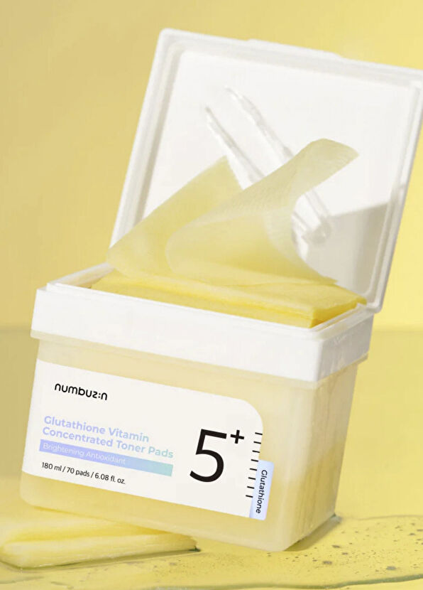 Numbuzin No.5+ Glutathione Vitamin Concentrated Brightening 70's Tonic Pad - 2