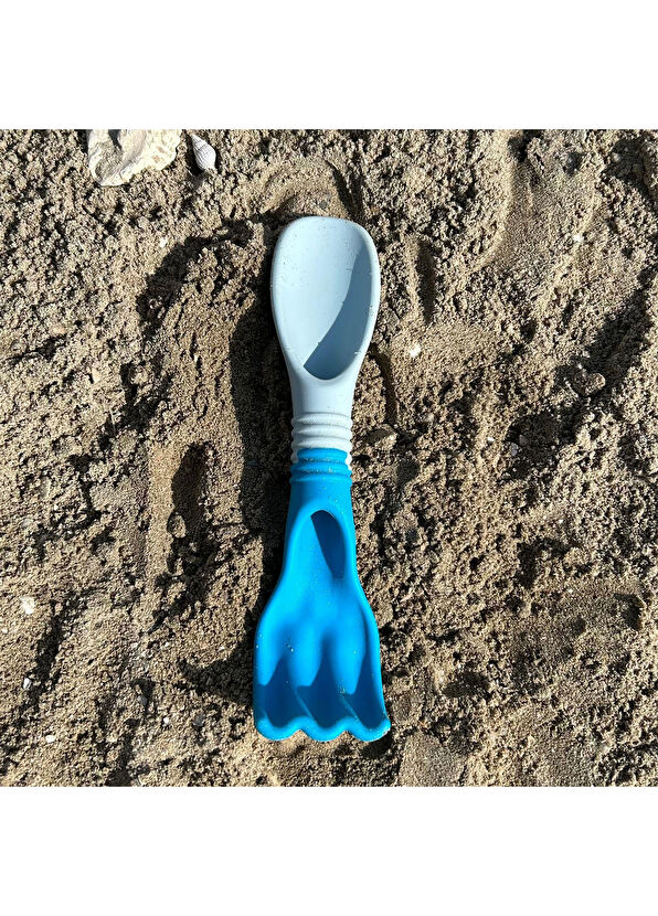 Scrunch Blue Toy Beach Rake - 2