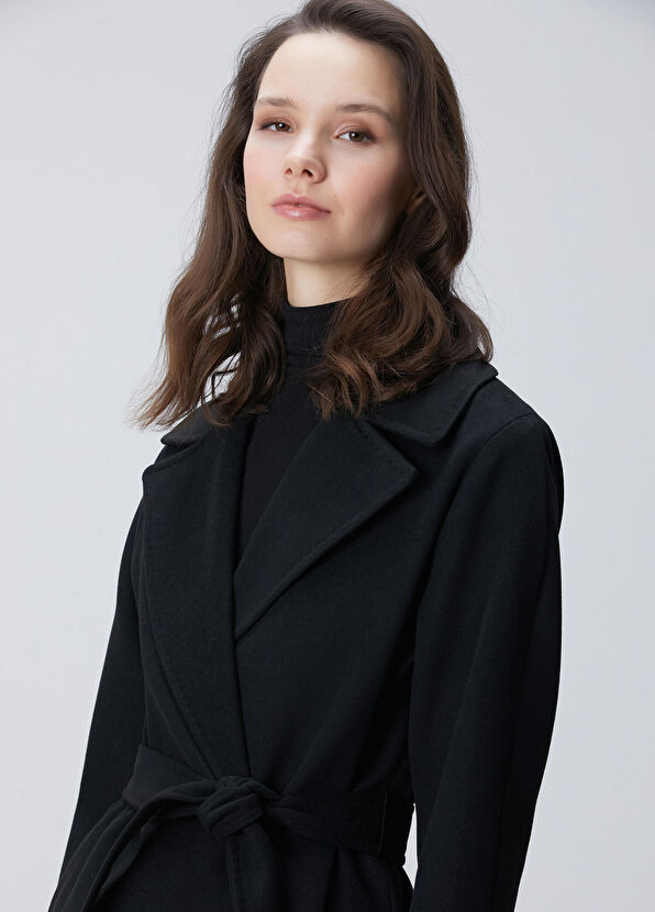 Siyah Punto Detaylı Astarlı Basic Kaşe Manto - Görsel 3