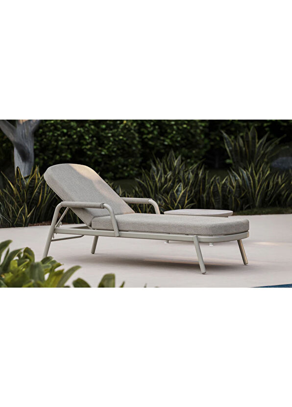Vitello Marc Beige Aluminum Lounge Chair - 4
