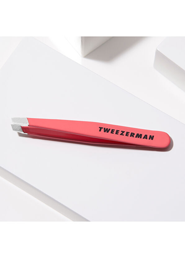 Tweezerman Mercan Mini Oblique Tip Tweezers - 3