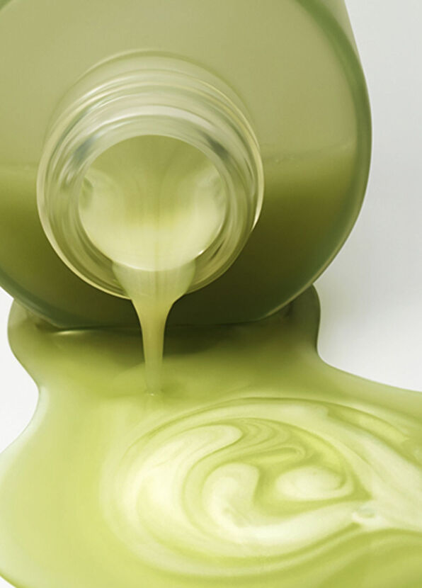 Caterpillar Matcha Dual Serum Moisturizing and Soothing Skin Serum 50 ml - 2